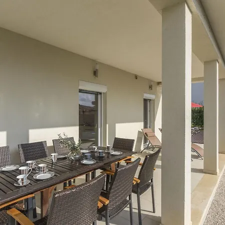 Villa Anita For 7 People Near With Private Pool And Beautiful Garden