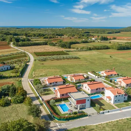 Anita For 7 People Near With Private Pool And Beautiful Garden Porec
