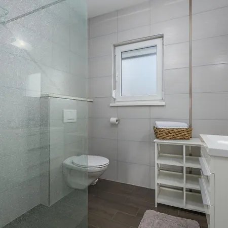 Anita For 7 People Near With Private Pool And Beautiful Garden Porec