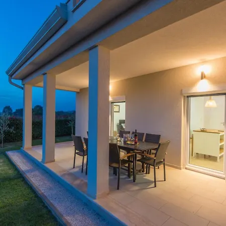 Anita For 7 People Near With Private Pool And Beautiful Garden Villa Porec