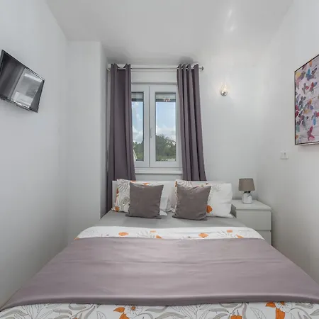Villa Anita For 7 People Near With Private Pool And Beautiful Garden Porec